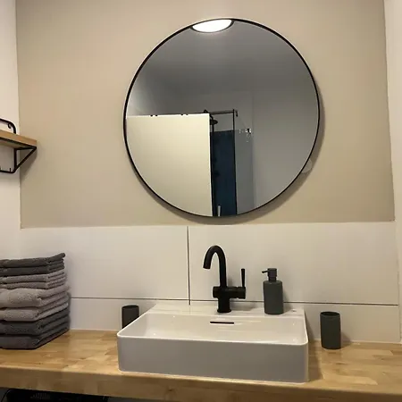 Lägenhet Zum Turmstorch - Frisch Saniert, Modern, Eigener Zugang *