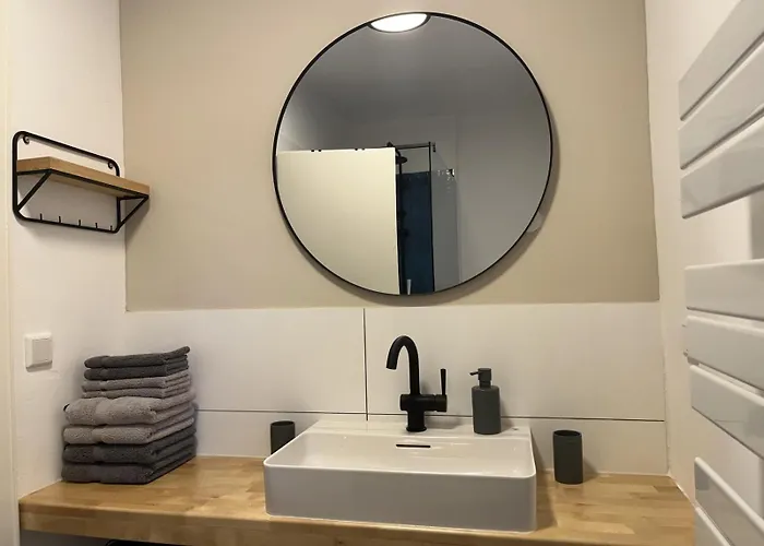 Apartament Zum Turmstorch - Frisch Saniert, Modern, Eigener Zugang *